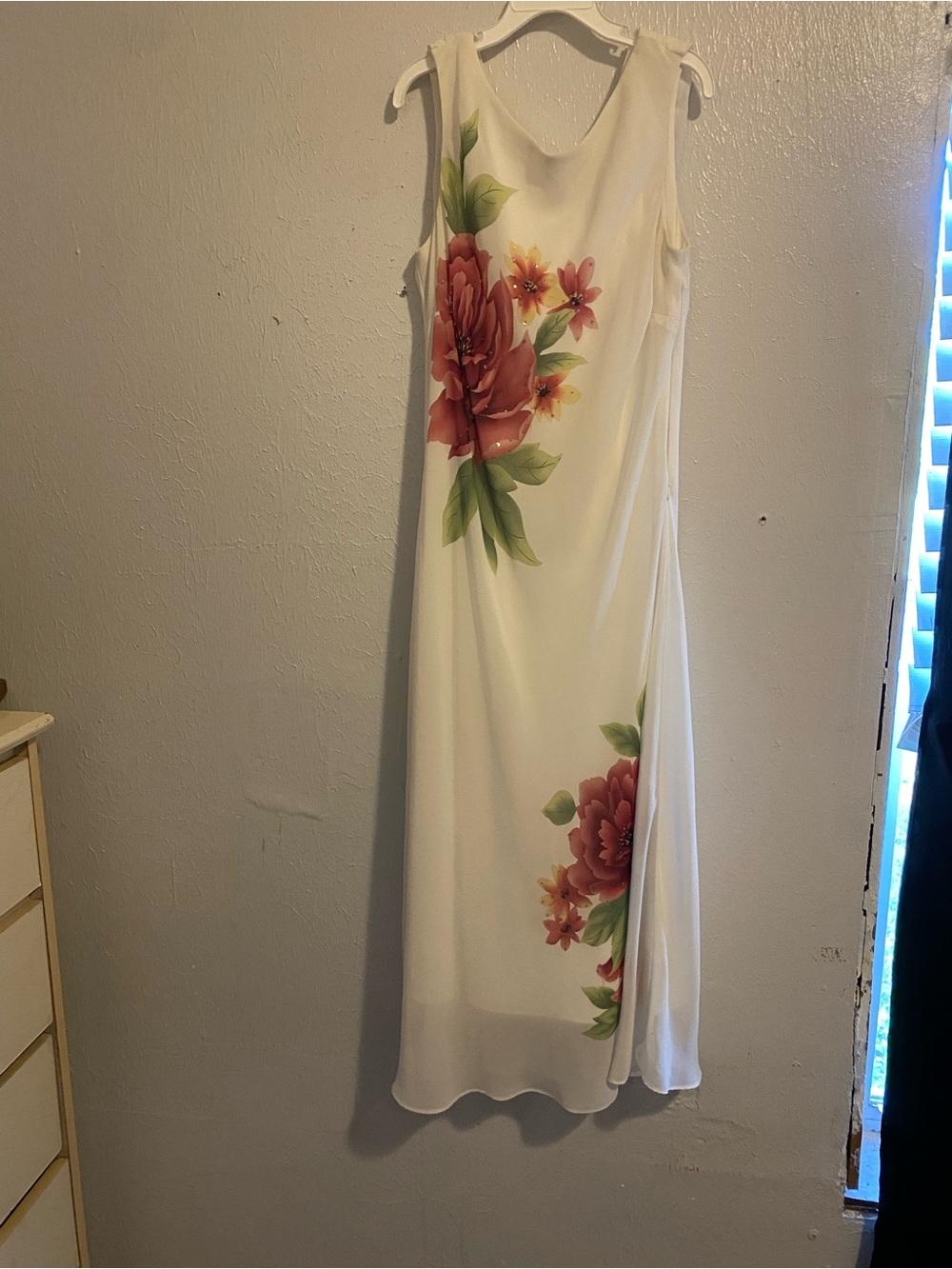 dressbarn White Sleeveless Maxi Dress with Red Floral Motif